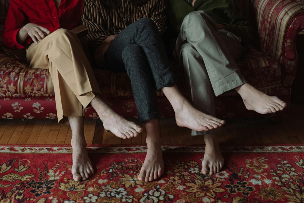 housemate's partner won't leave three pair of legs